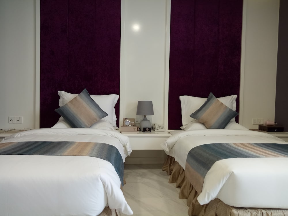 ECONOMY, TWIN BEDS