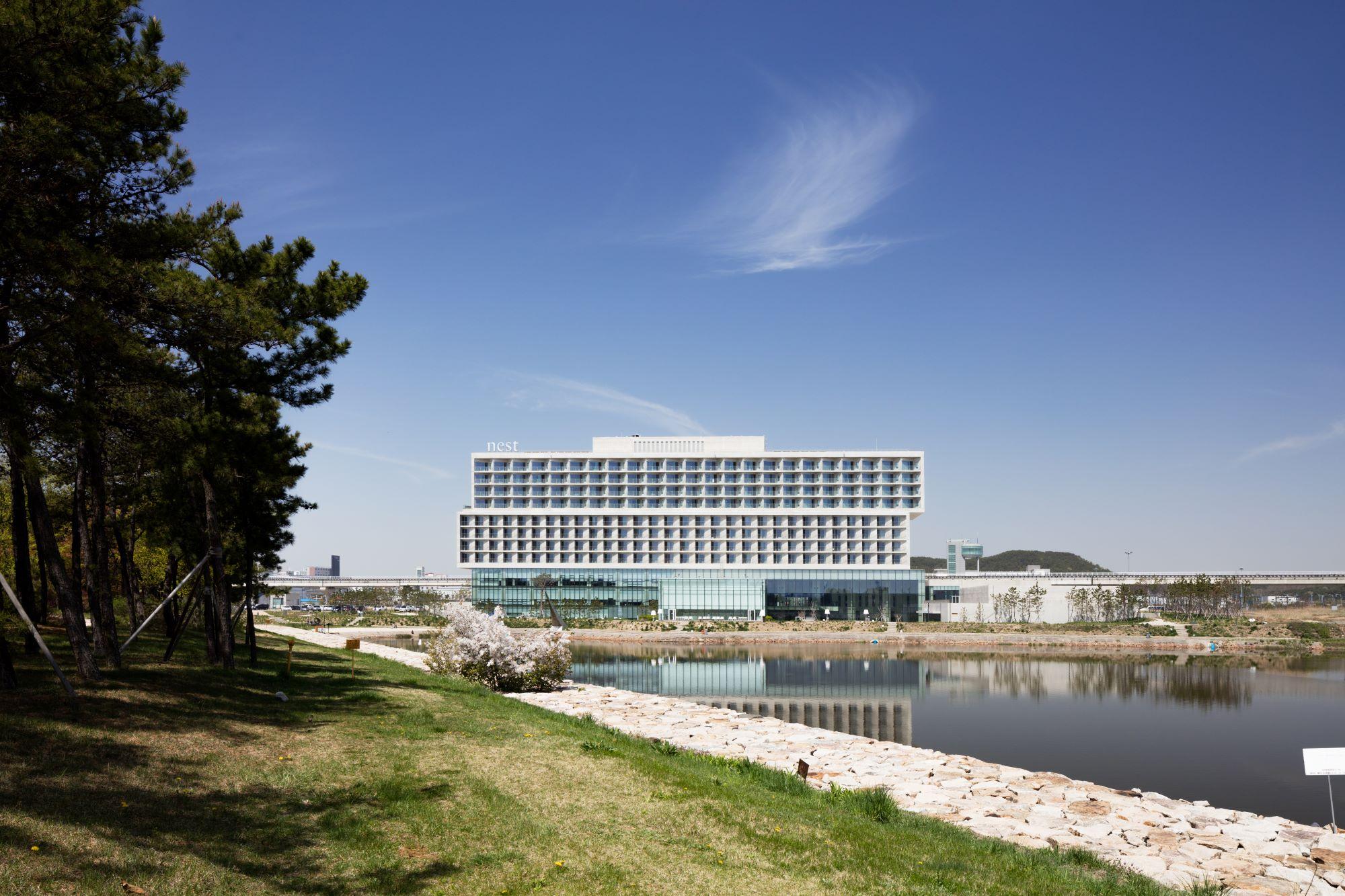 Standard, Side Sea View