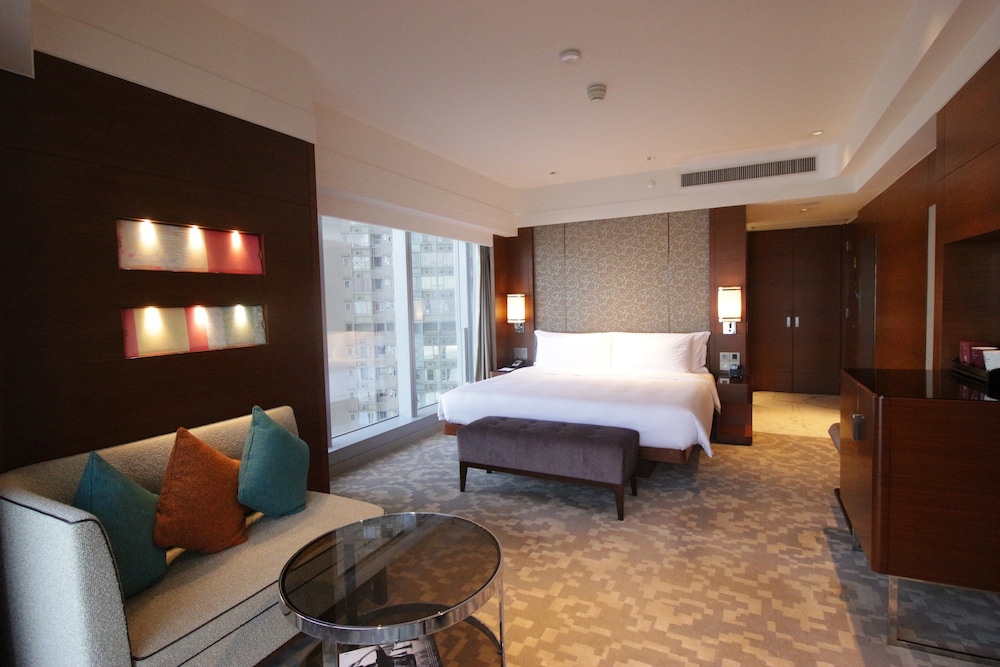 Crowne Plaza Macau 13/77