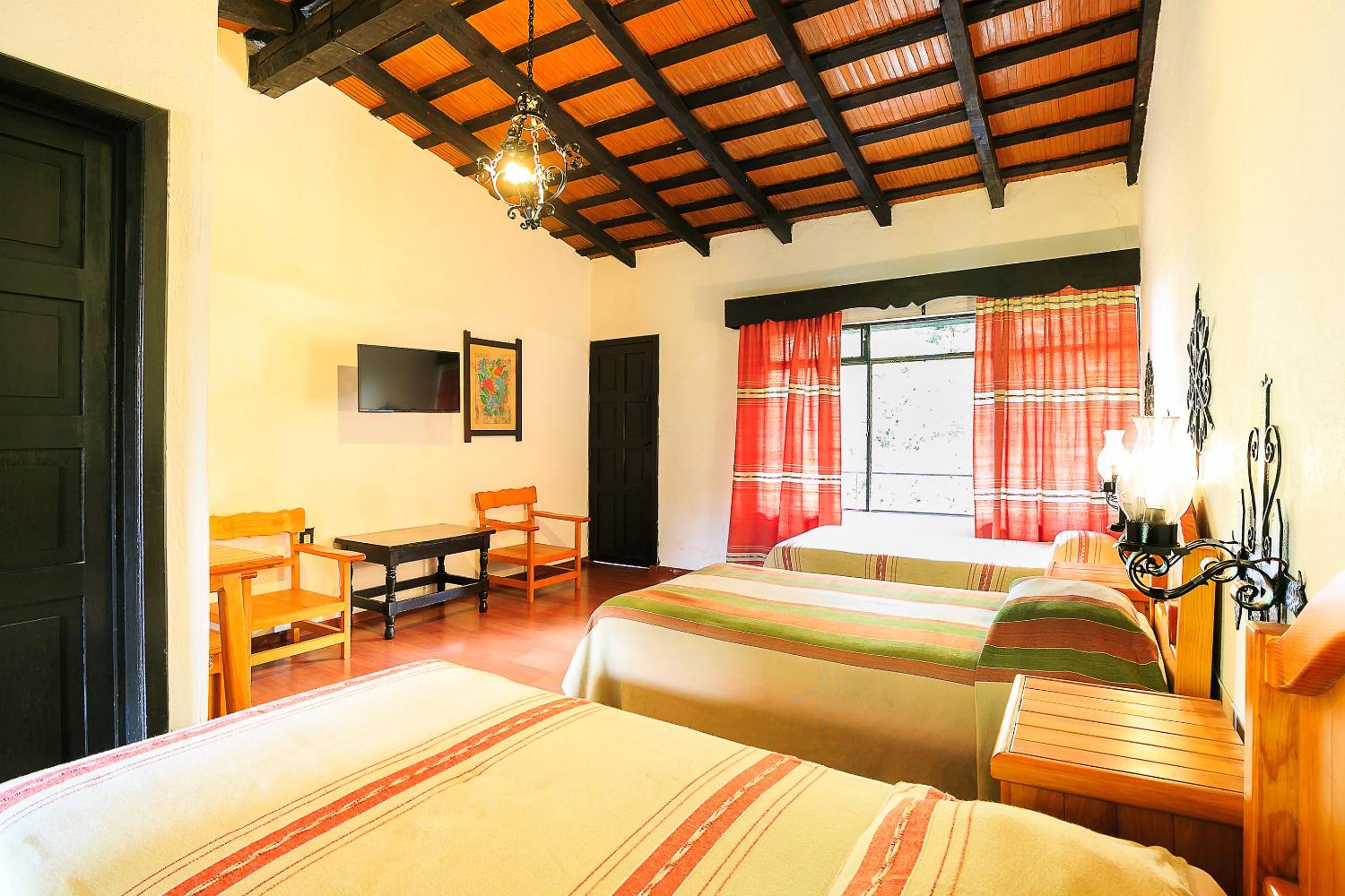 غرفة أساسية ثلاثية، Hotel Pie de la Sierra 2/10