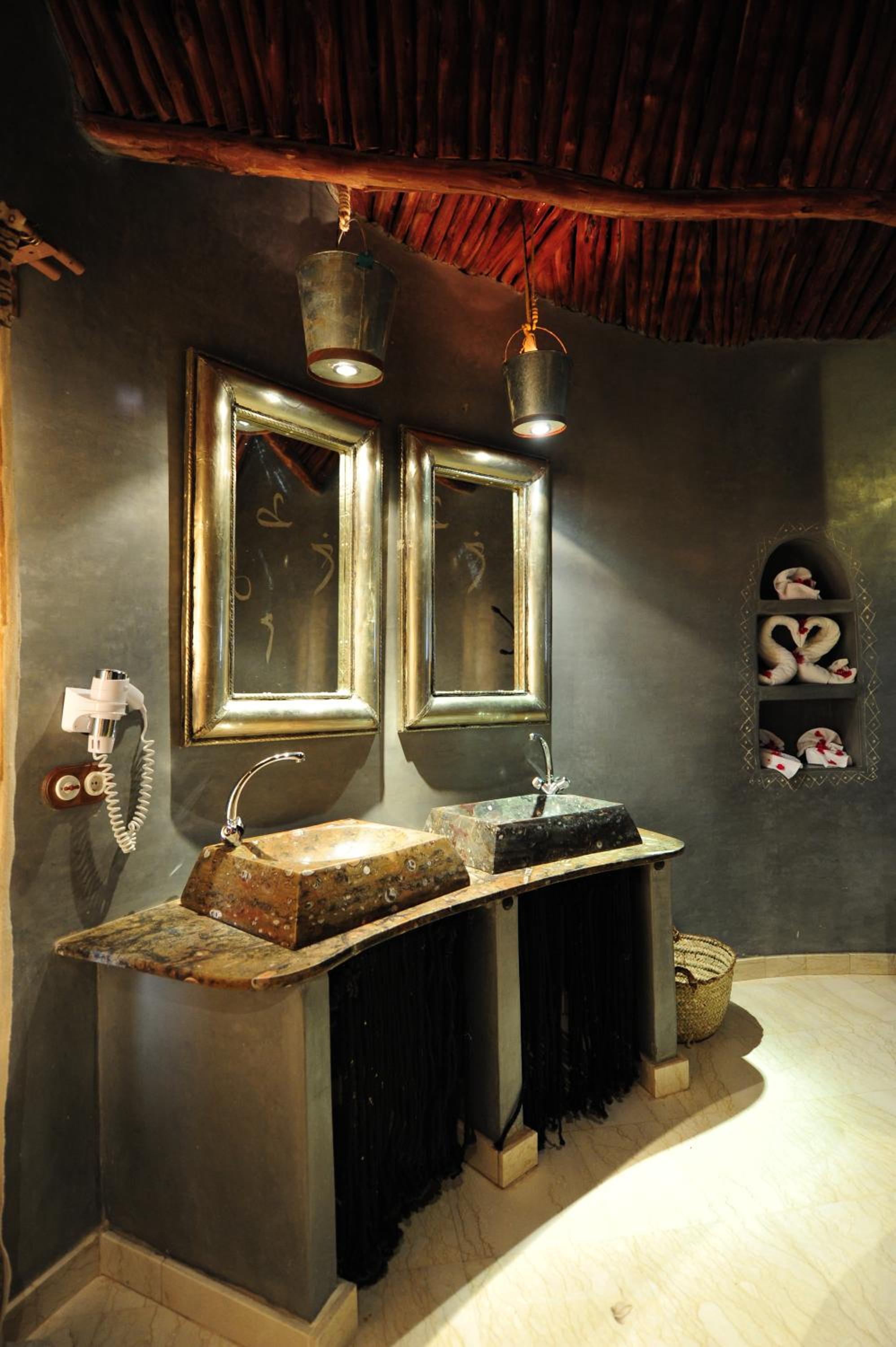 KASBAH HOTEL TOMBOUCTOU 7/82