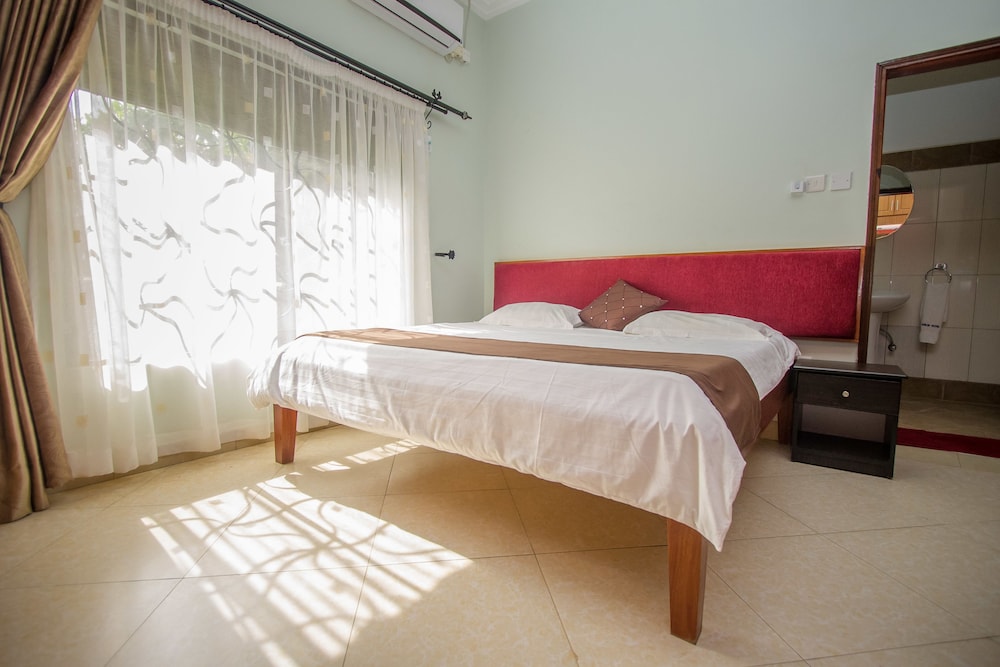 Askay Hotel Suites Entebbe 14/43