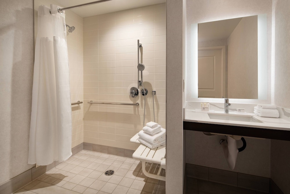 Residence Inn by Marriott Los Angeles Glendale 9/50