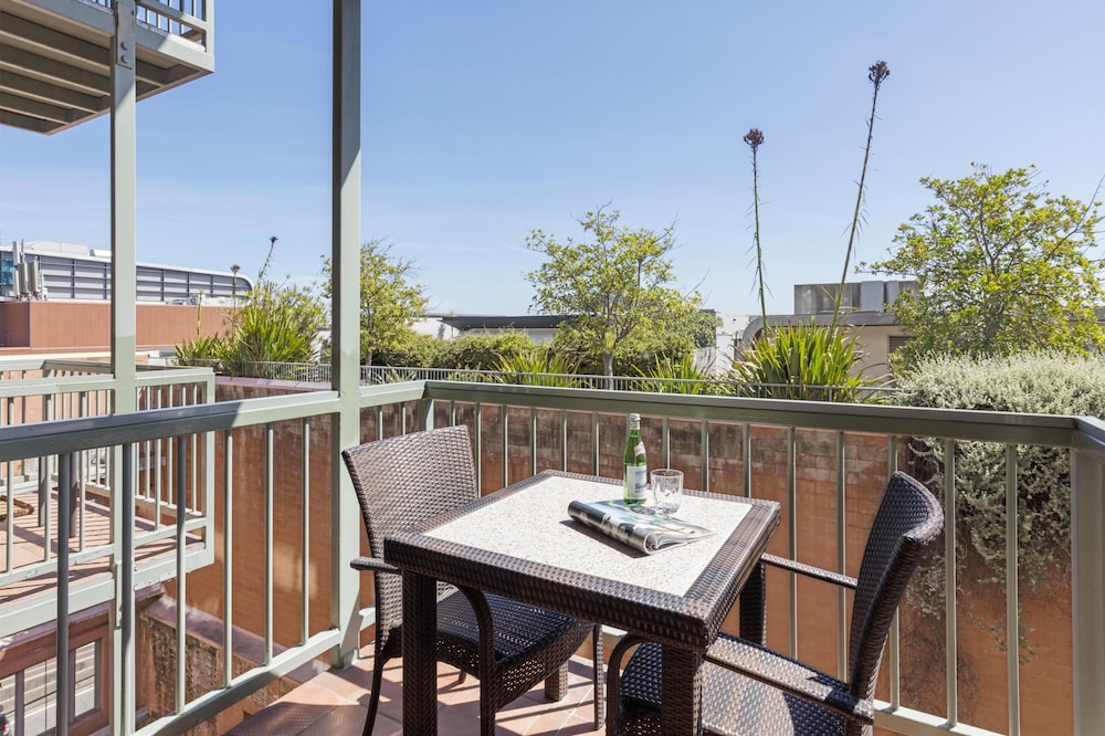 Oaks Sydney Goldsbrough Suites 51/69