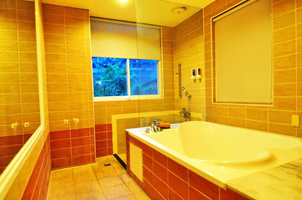 IMARS hotel 32/33