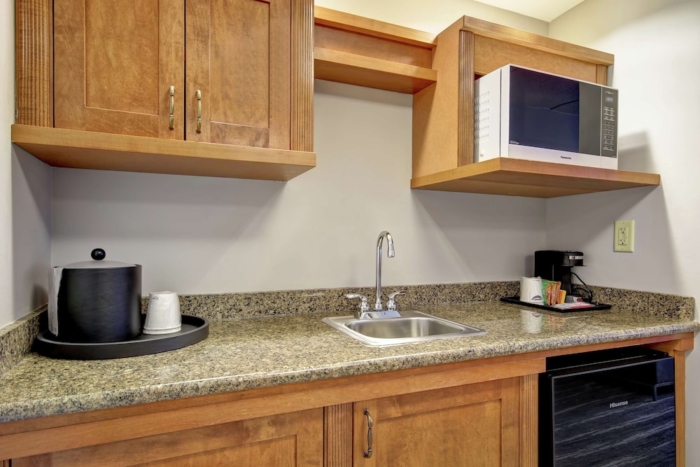 Hampton Inn and Suites by Hilton Guelph 49/58