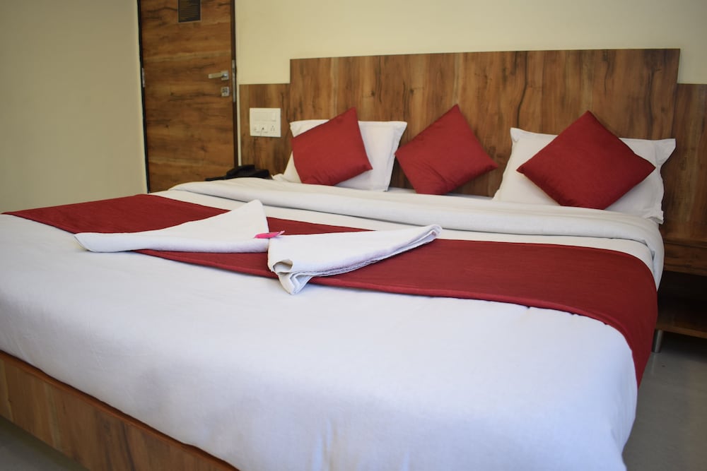 Hotel Shree Pratham Milan 11/28