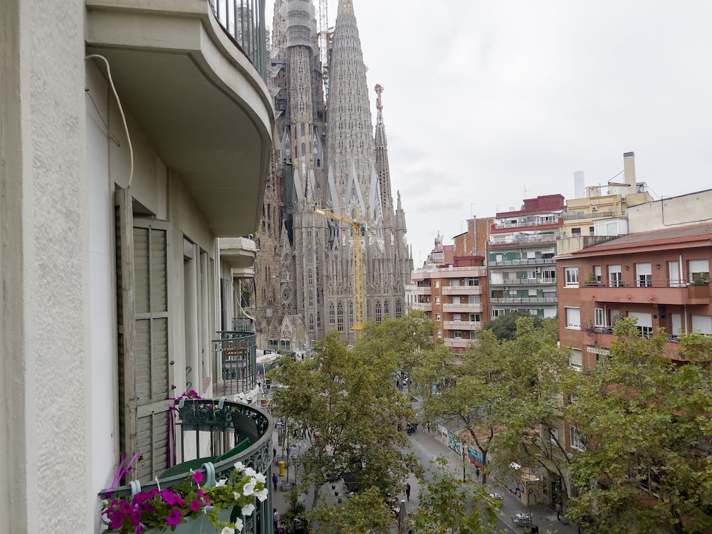 Enjoybcn Gaudi Apartments 40/50