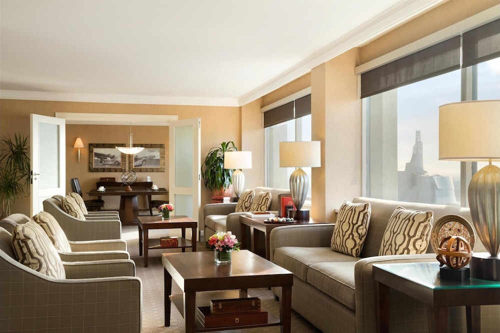 Fairmont Winnipeg 50/69
