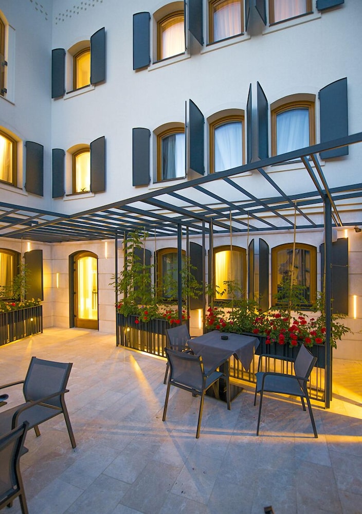 Hotel Sana 2/37