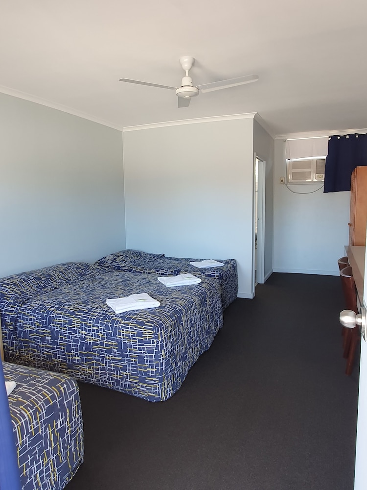 Kooyong Hotel 7/25
