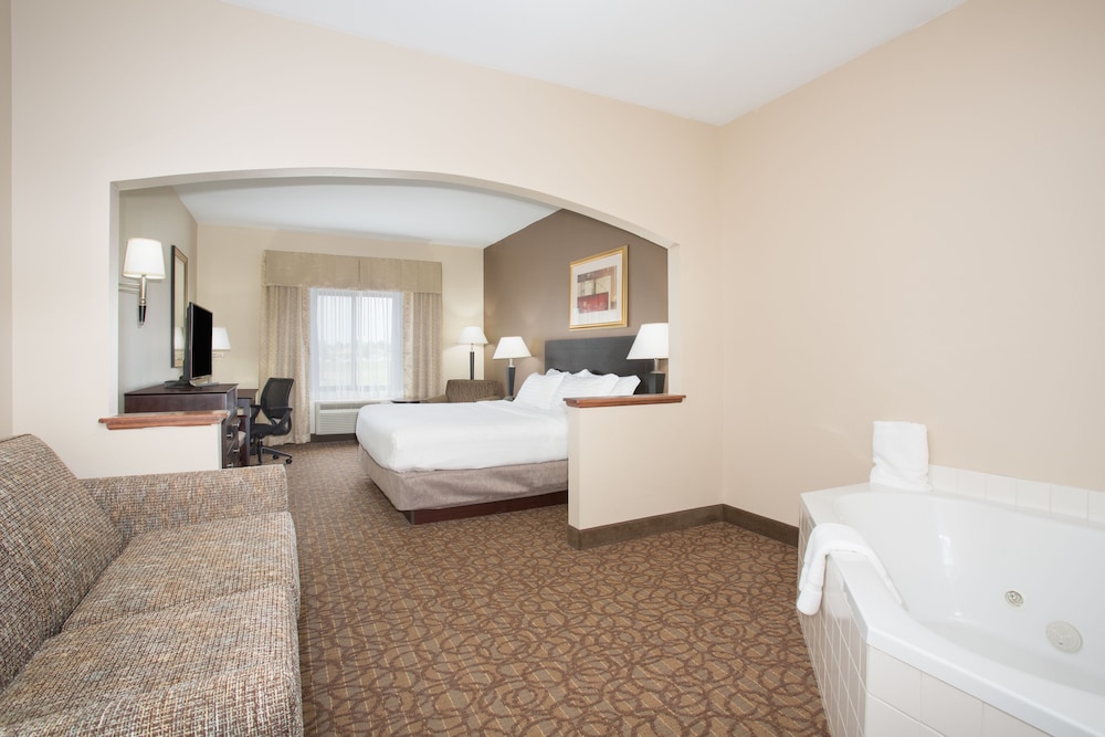 Holiday Inn Express Hotel Suites Concordia Us81 23/59
