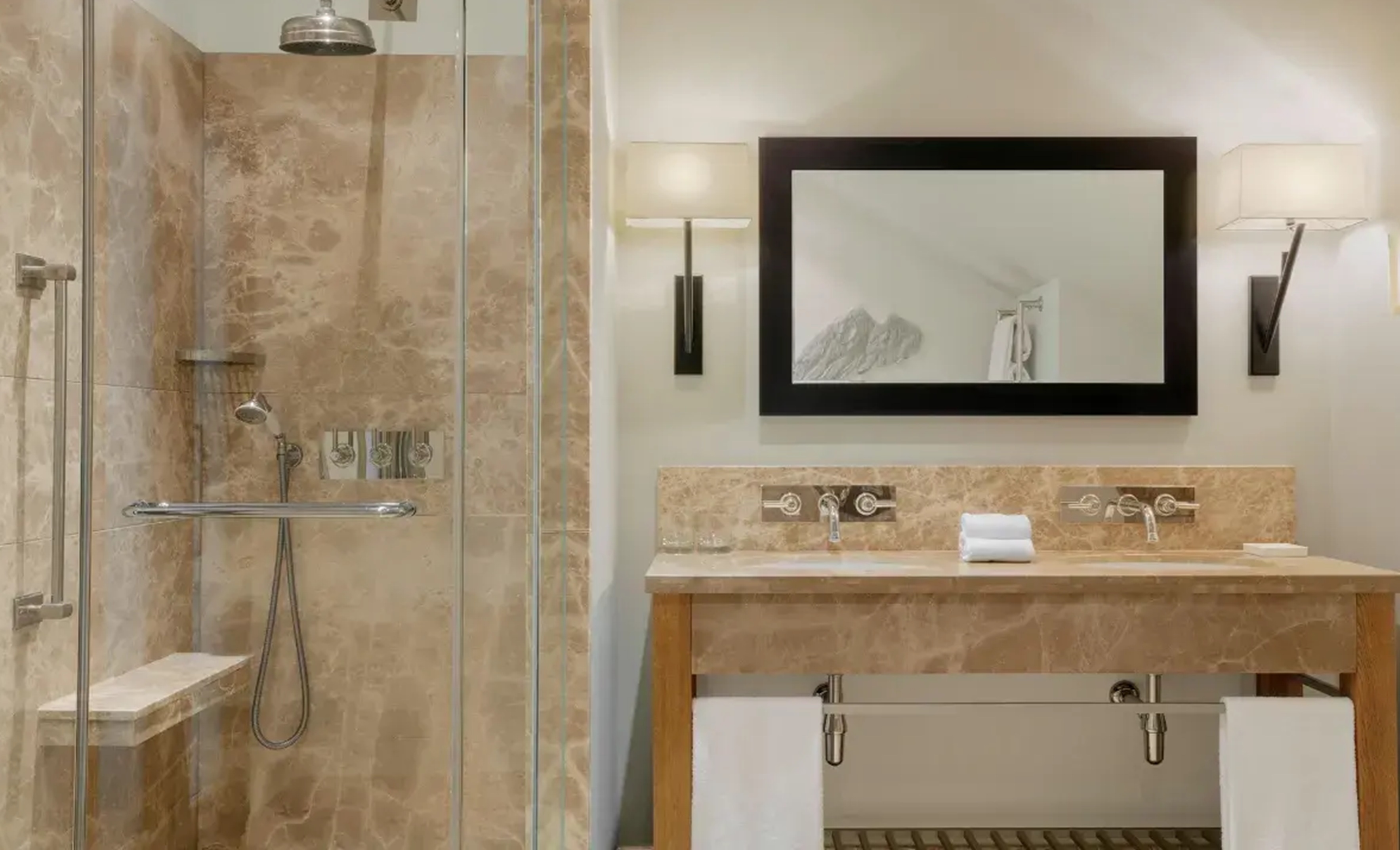 Premium, Deluxe, Castle View، Augustine Hotel Prague 2/3