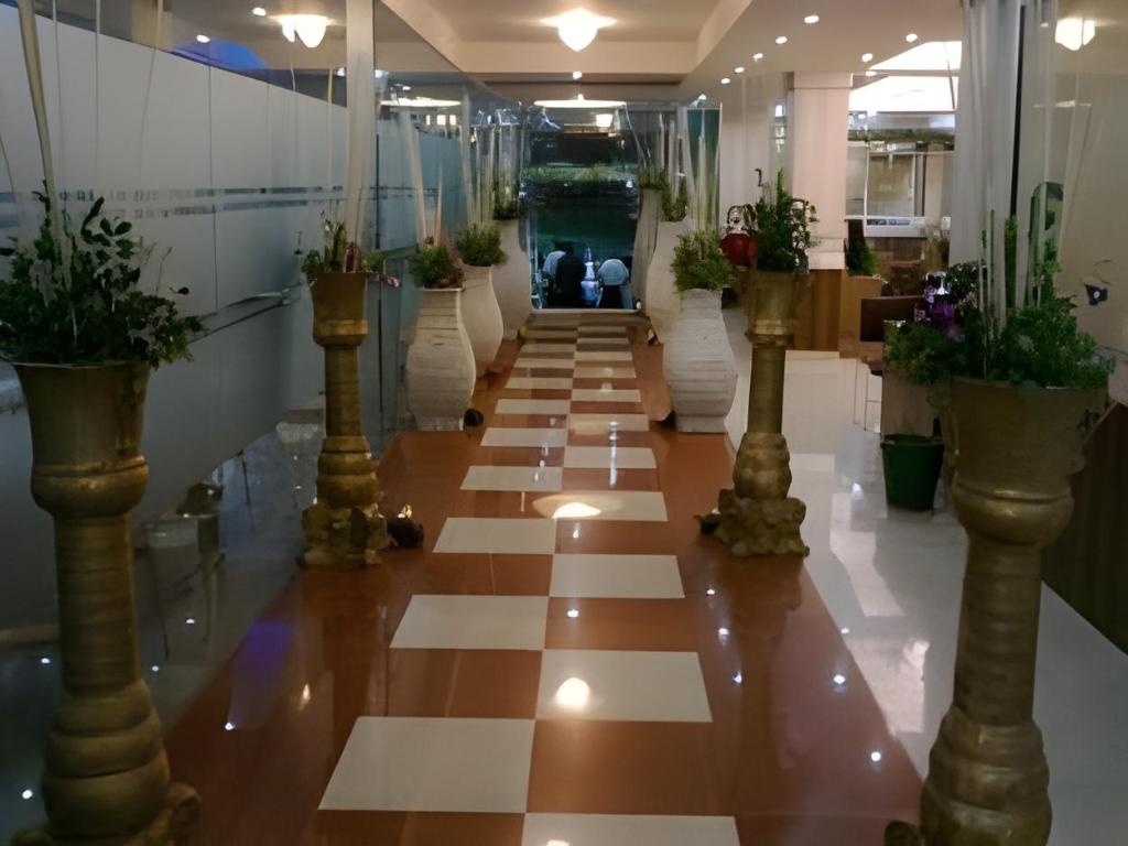 Hotel Krishna Sagar(NH 24) 15/20