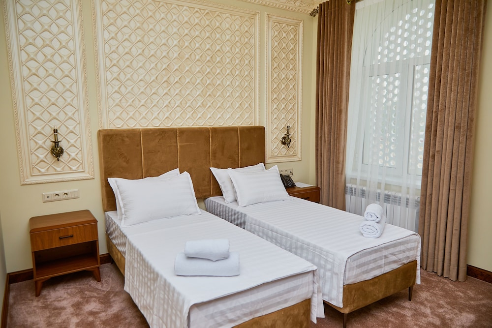 Deluxe, Twin Beds