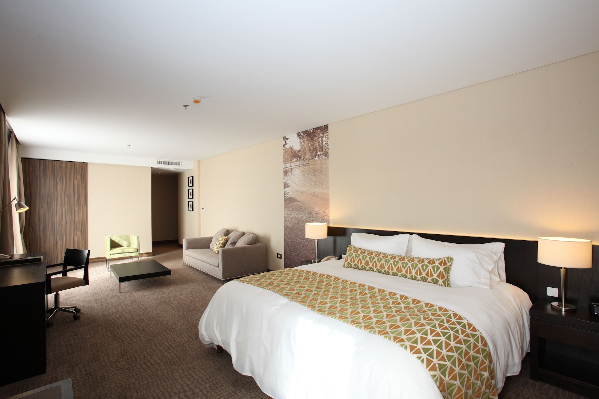 Suite, Balcony