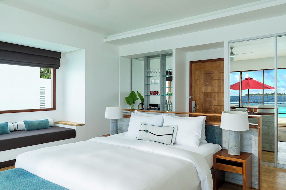 Lagoon Villa, King Bed, with Pool