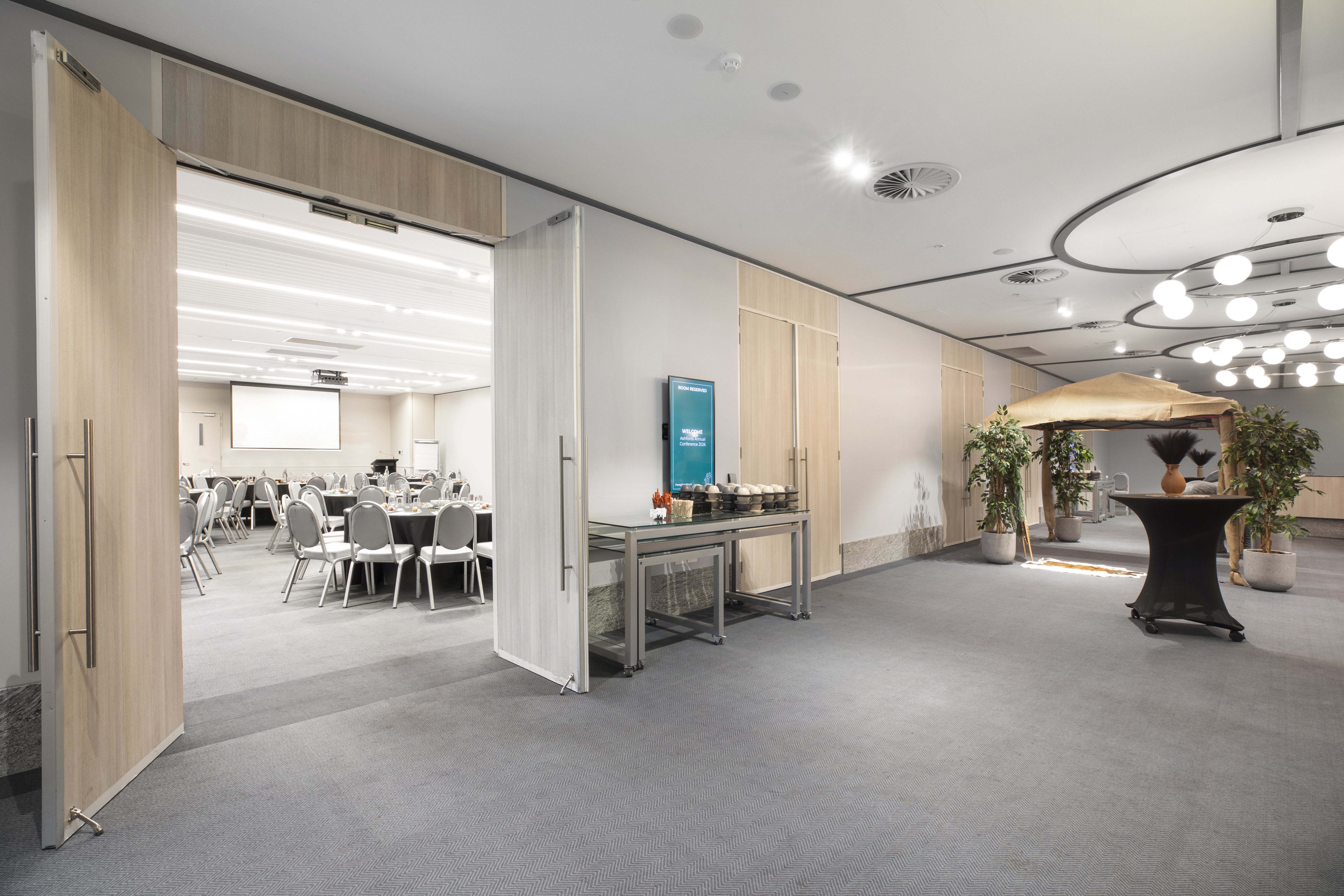 HOLIDAY INN WERRIBEE 40/75
