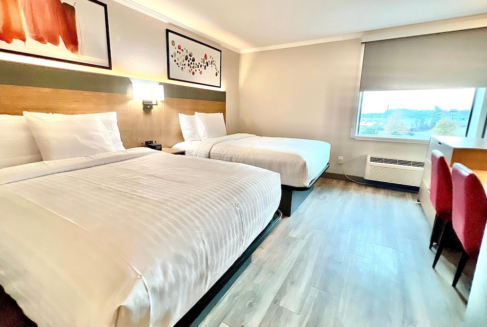 ROOM, 2 QUEEN BEDS, KITCHENETTE