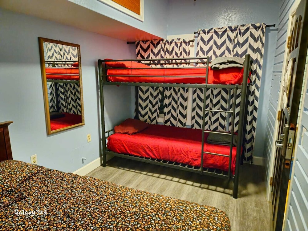 European Hostel 6/51