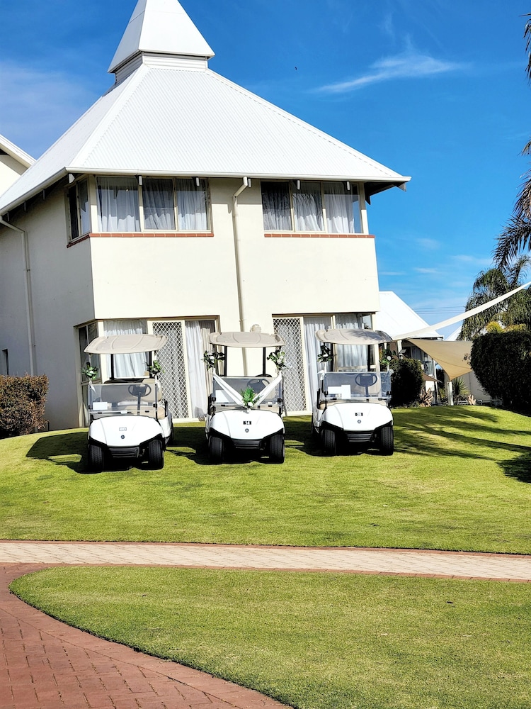Mercure Bunbury Sanctuary Golf Resort 6/72