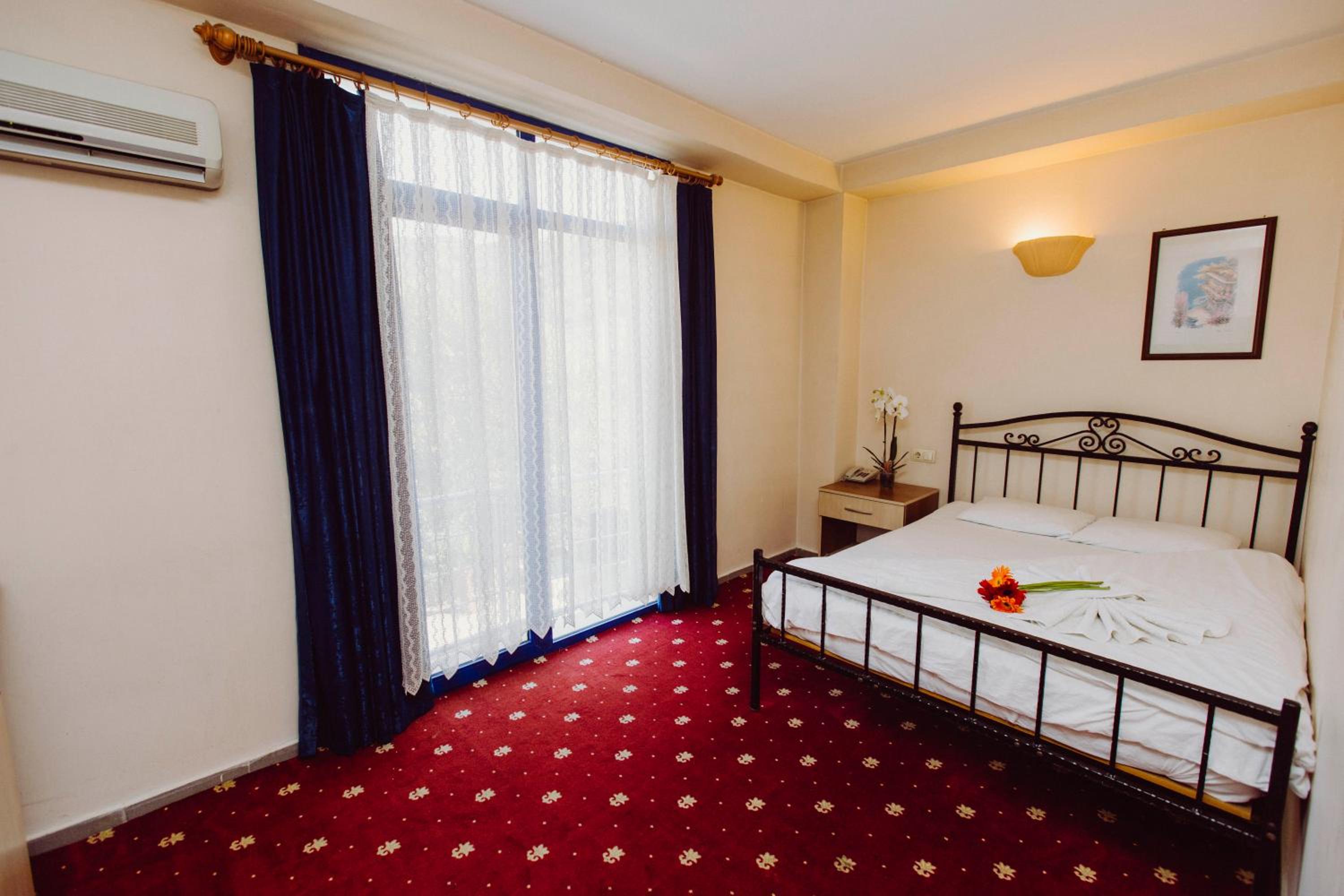 Standard, Double or Twin Bed