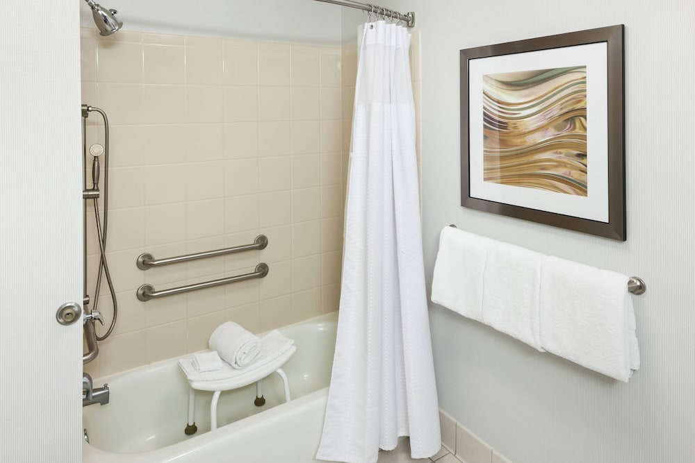 Courtyard by Marriott Hattiesburg 12/42