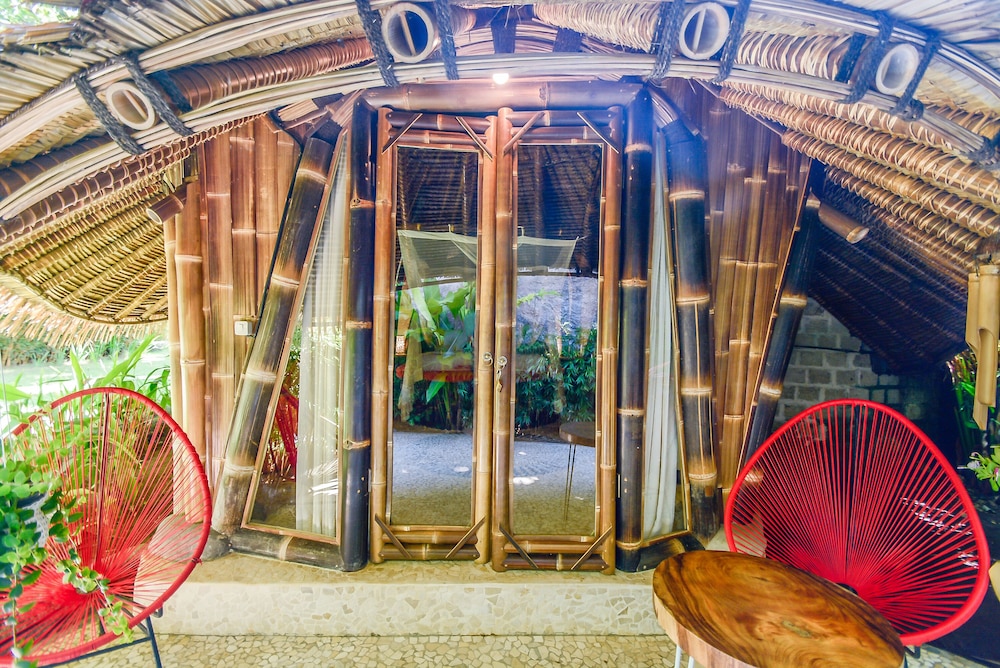 Le Bamboo Bali 4/68