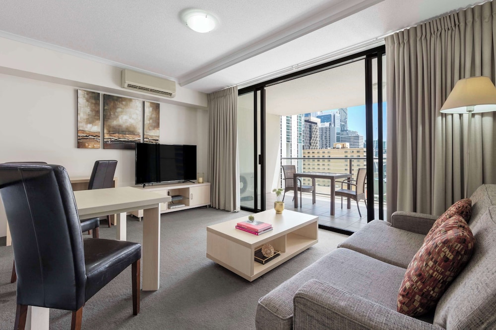 Oaks Brisbane River City Suites 47/72