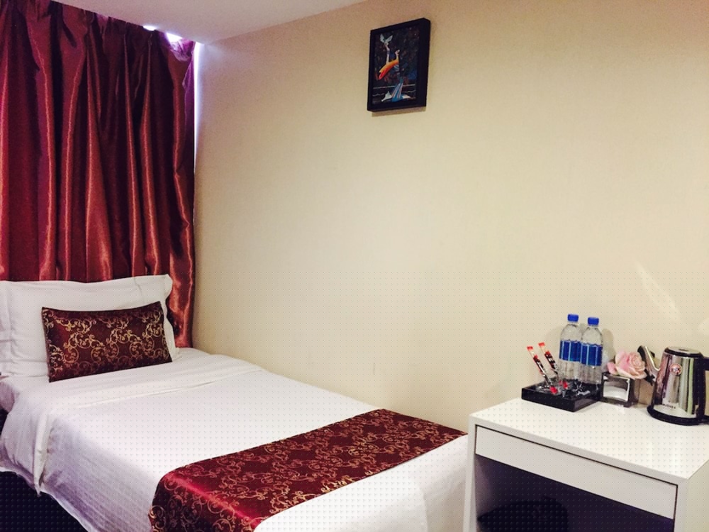 California Hotel 21/50