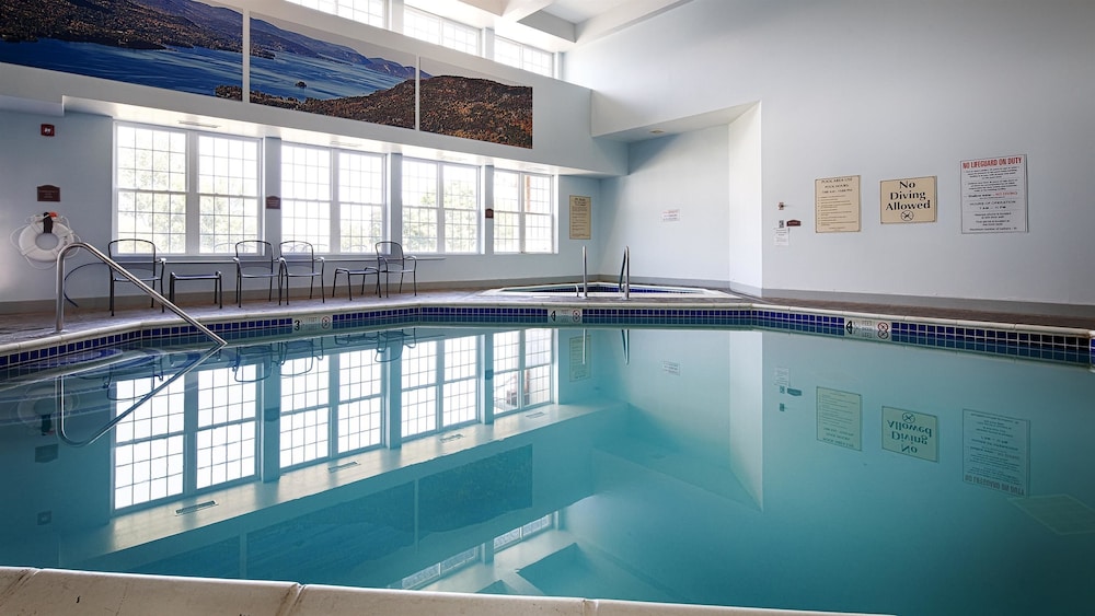 Best Western Plus Ticonderoga Inn & Suites 14/35