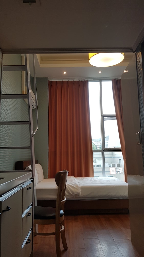 Myeongdong Merlin Hotel 32/65