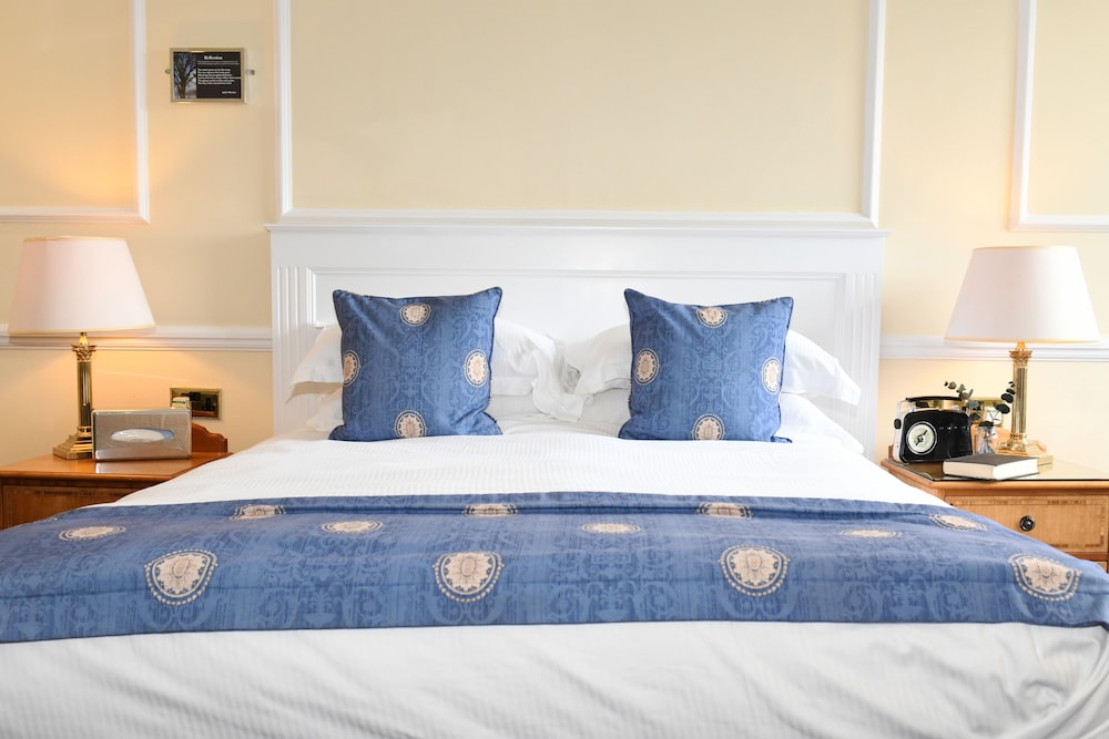 West Lodge Park Hotel 12/42