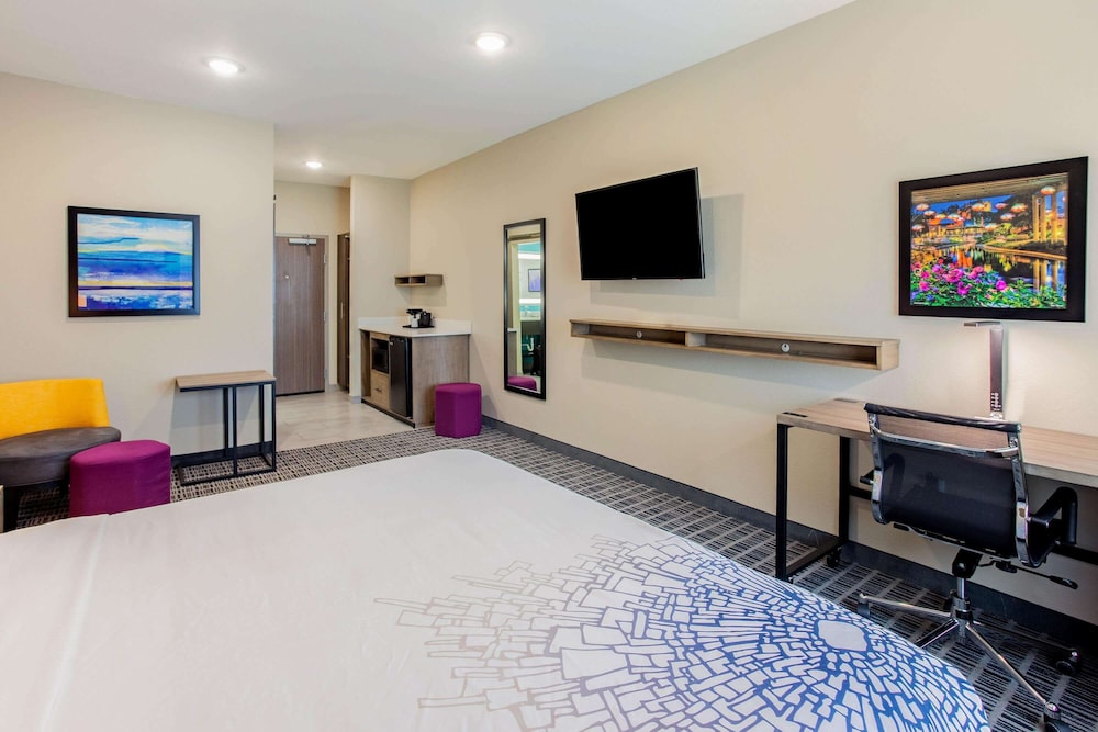 La Quinta Inn & Suites By Wyndham San Antonio Alamo City 28/49