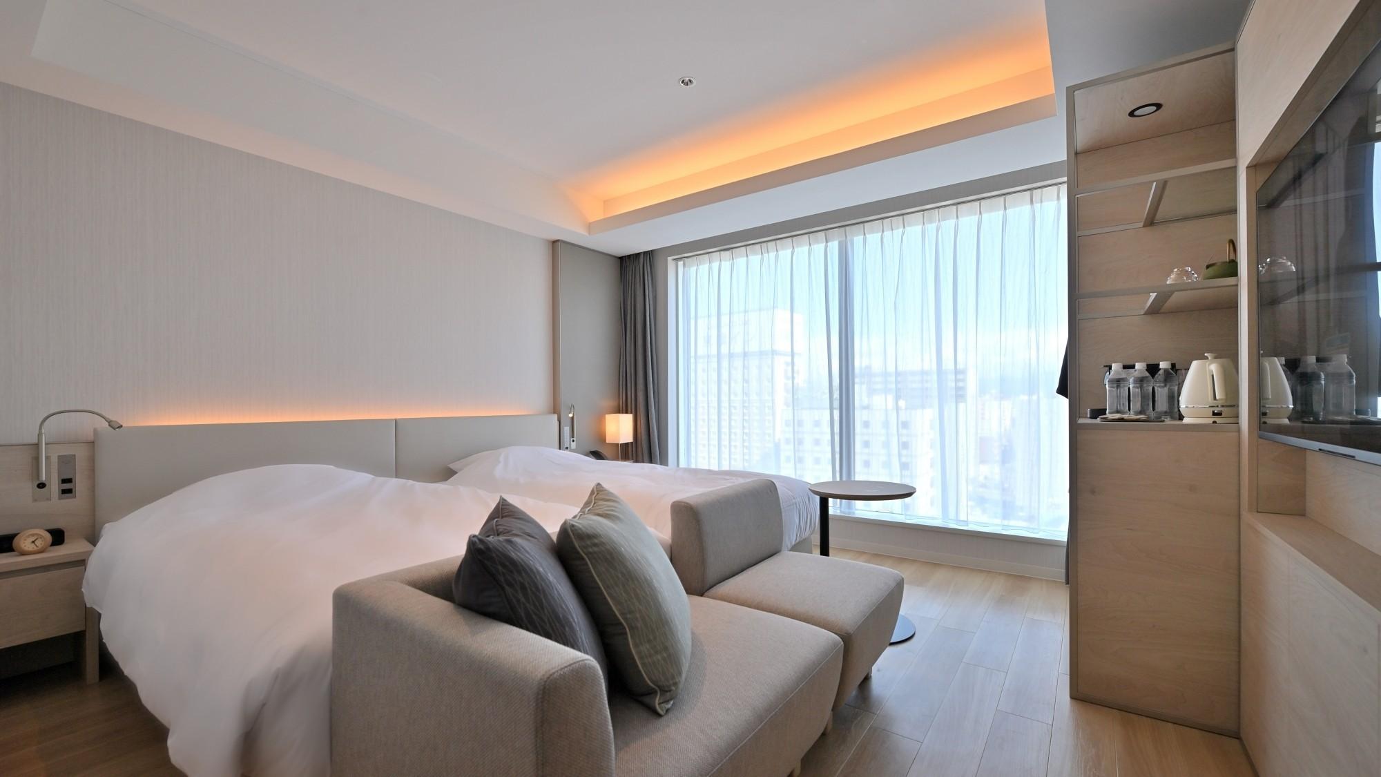 Tower, Suite, Twin Beds, Unit Bath