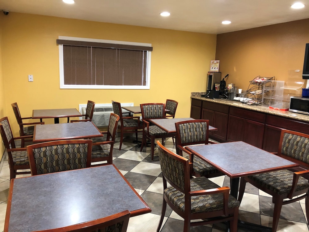 Days Inn By Wyndham Medford 19/22