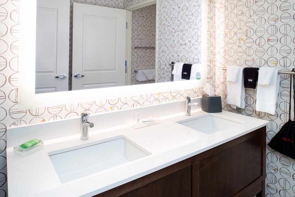 Holiday Inn Suites Idaho Falls 36/75