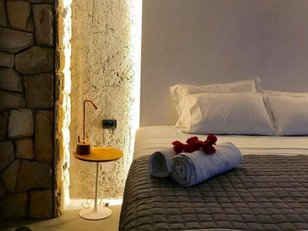 بنغل بسرير كينج بإطلالة جزئية على البحر، Pedras Do Patacho Hotel Boutique Experience 2/3