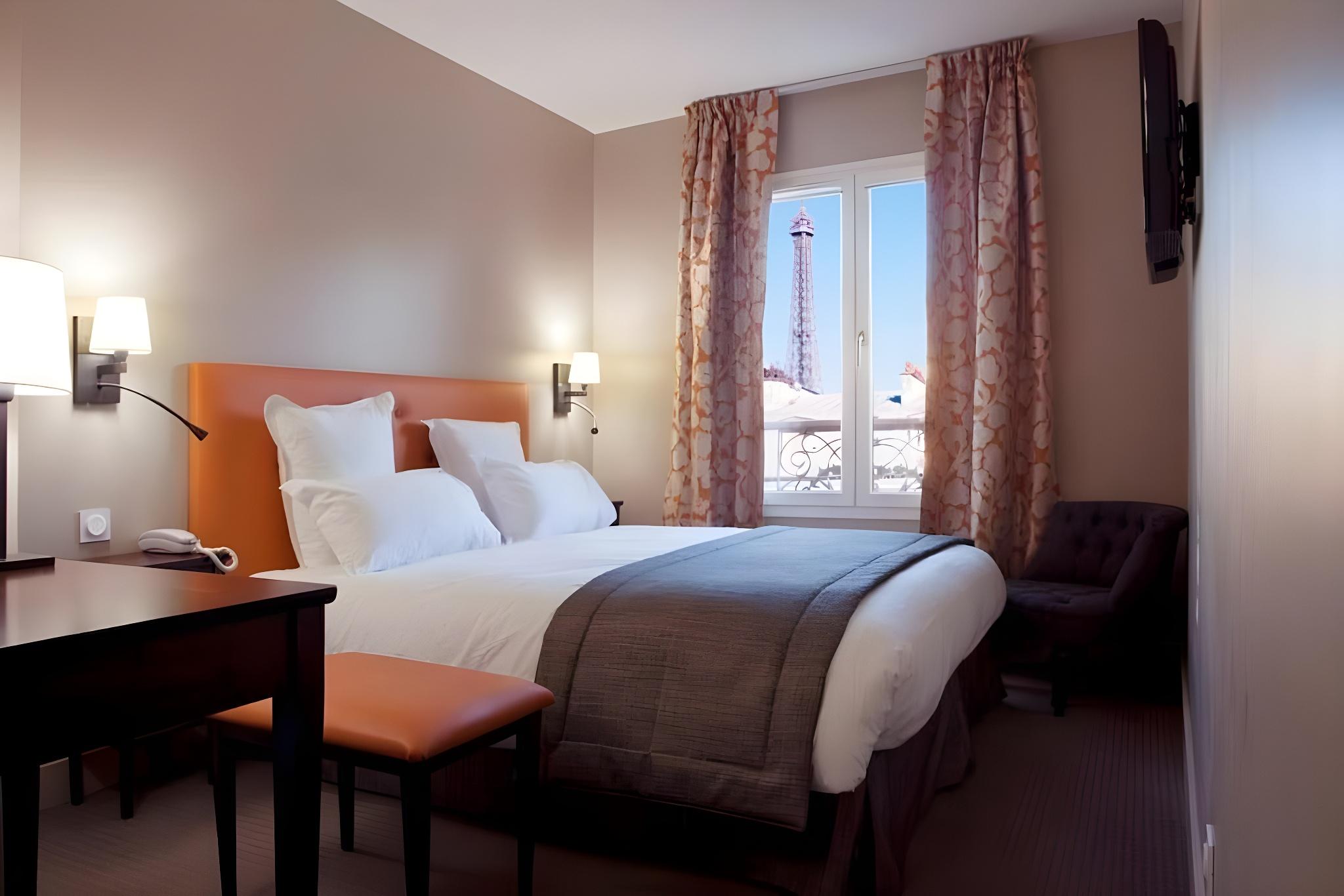 Room, Eiffel View