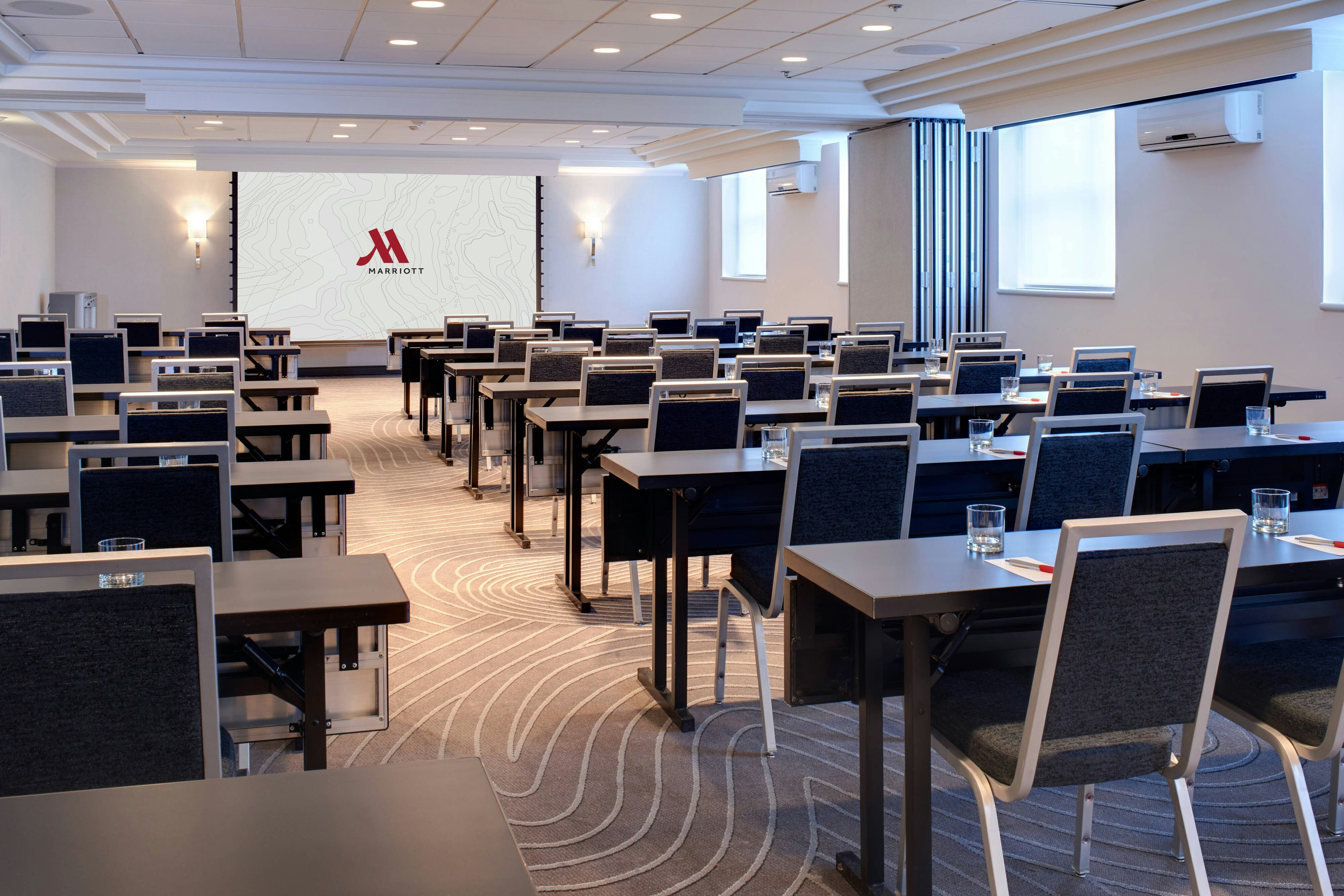 Marriott Suites Chicago O'hare 4/7