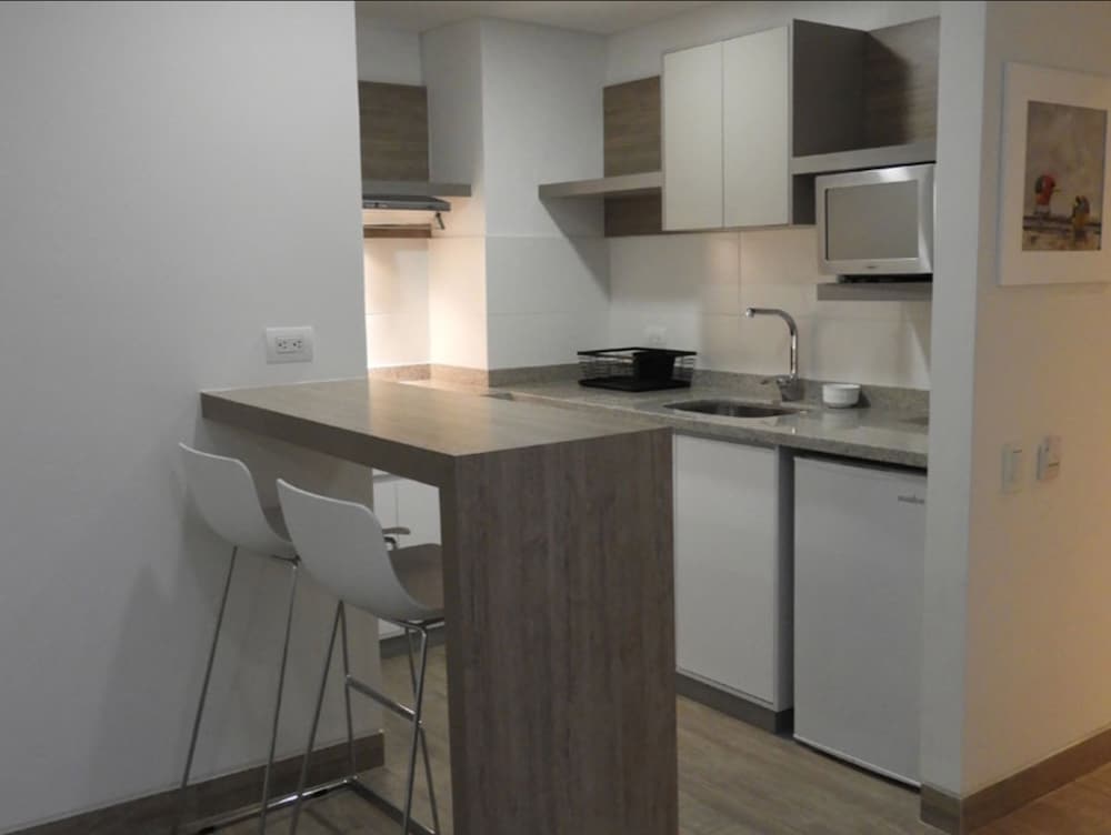 Park V Hotel Suites 43/45