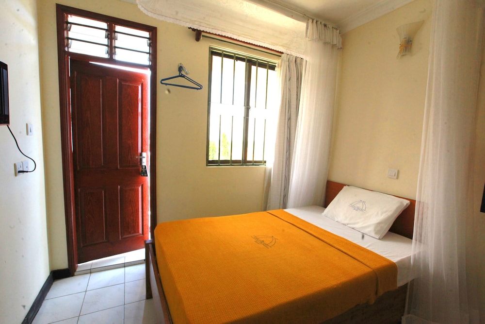 CoastGate Hotel 8/50