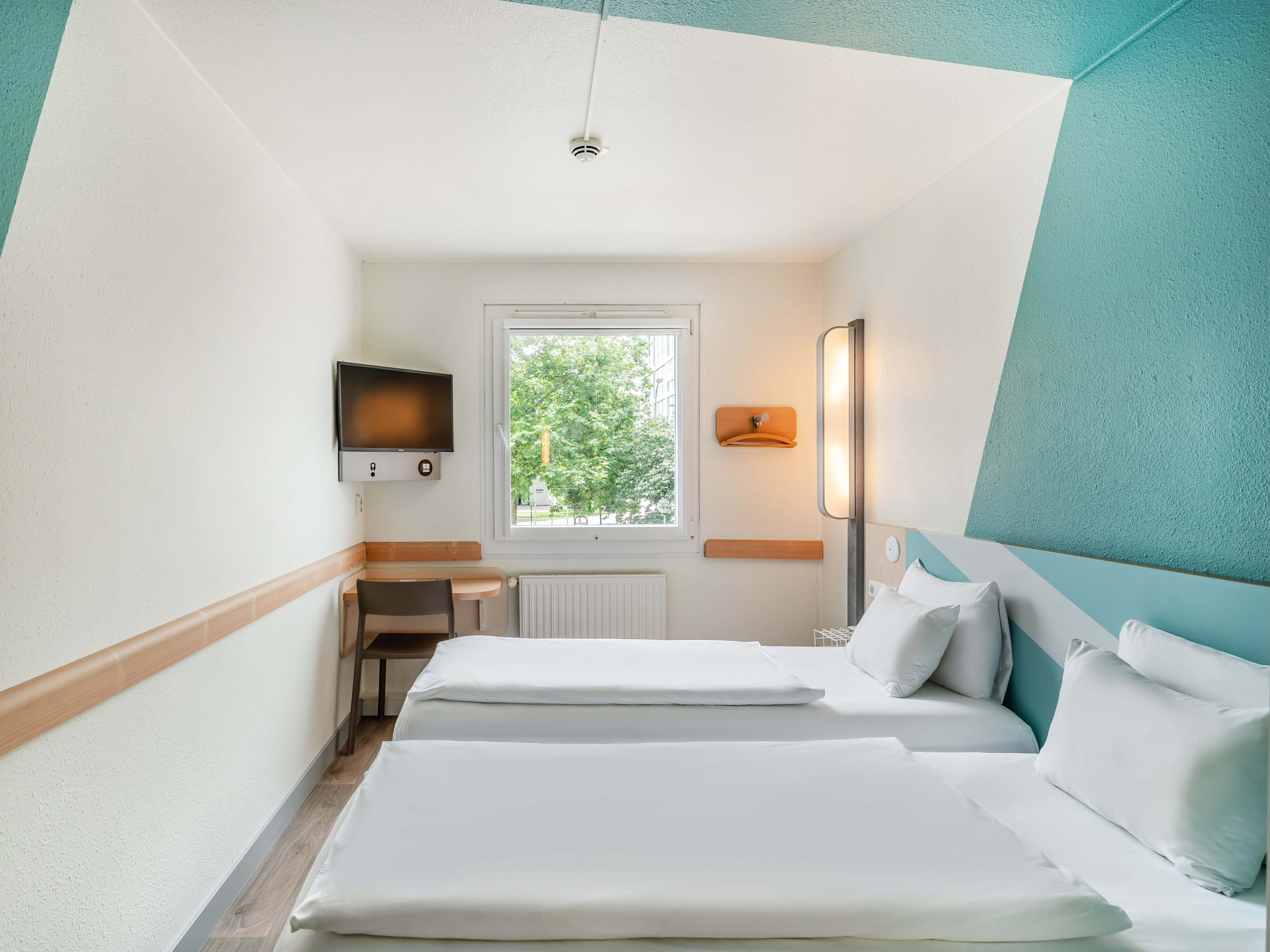 B&B HOTEL Freiburg-West 4/32