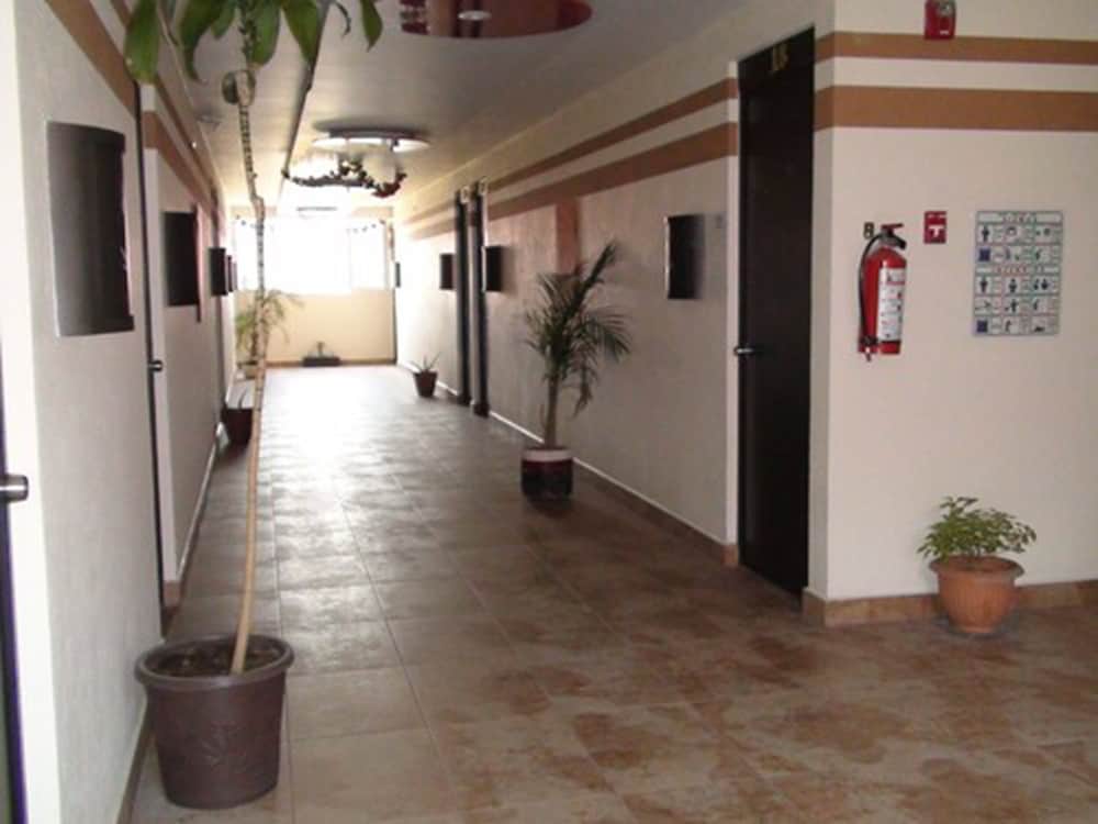 Hotel Villas 7 18/50