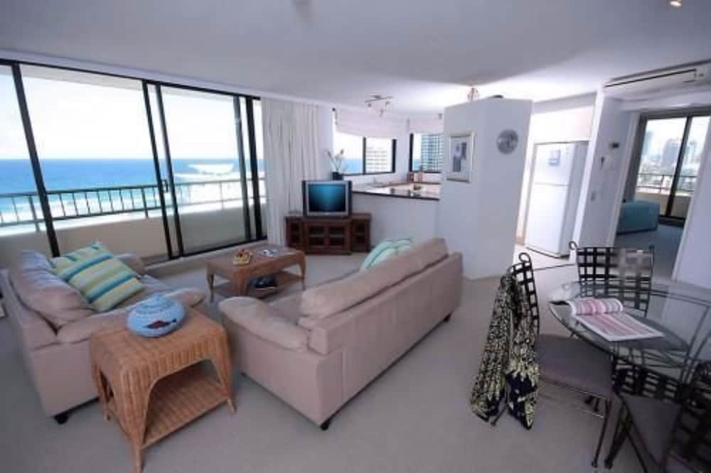 The Regent Holiday Apartments 32/52