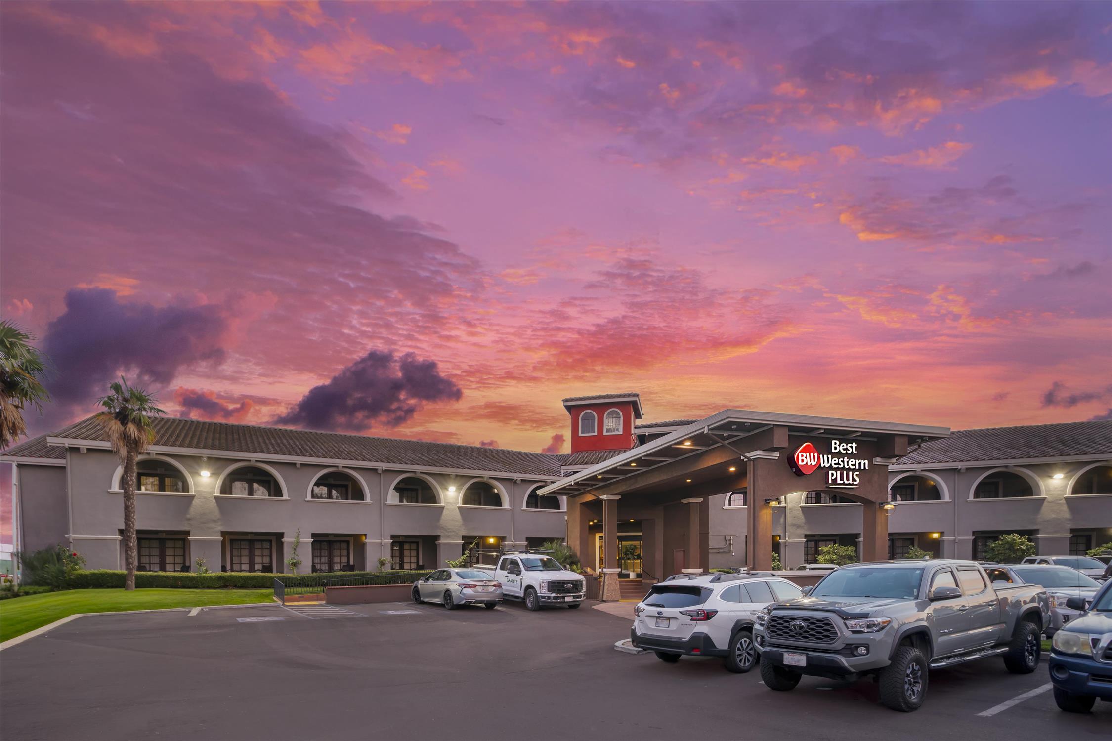 Best Western Plus Brookside Inn 51/62