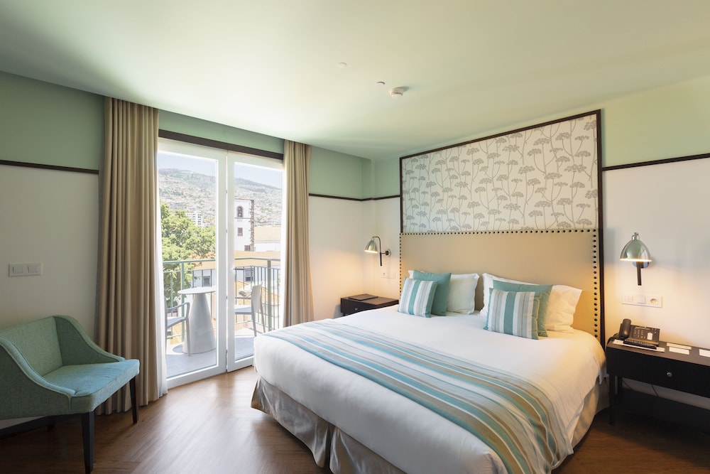 DELUXE, DOUBLE BED, BALCONY