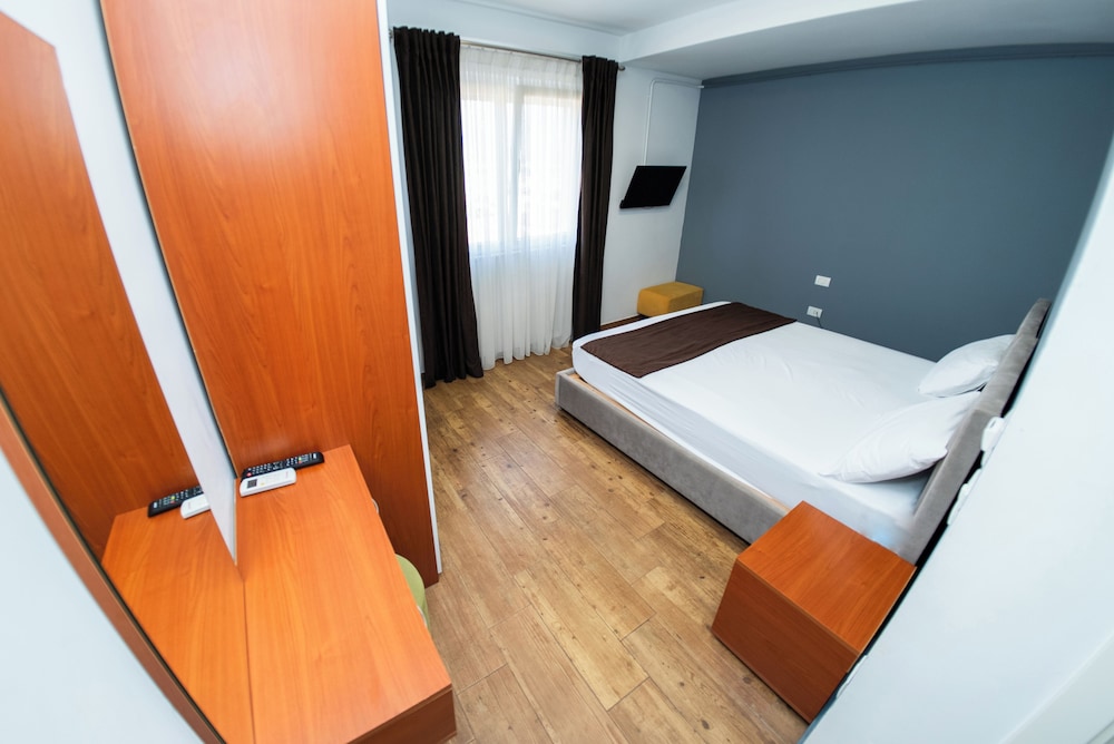 Olivar Hotel Tirana 23/60