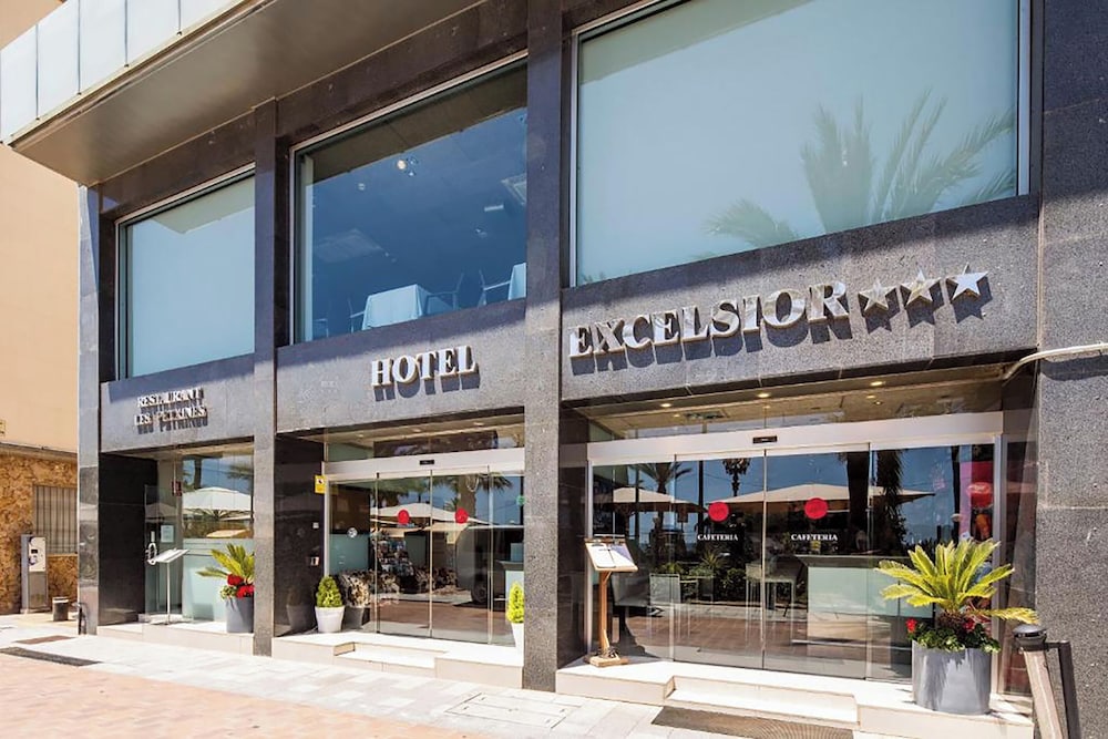 URH Excelsior Lloret 7/61