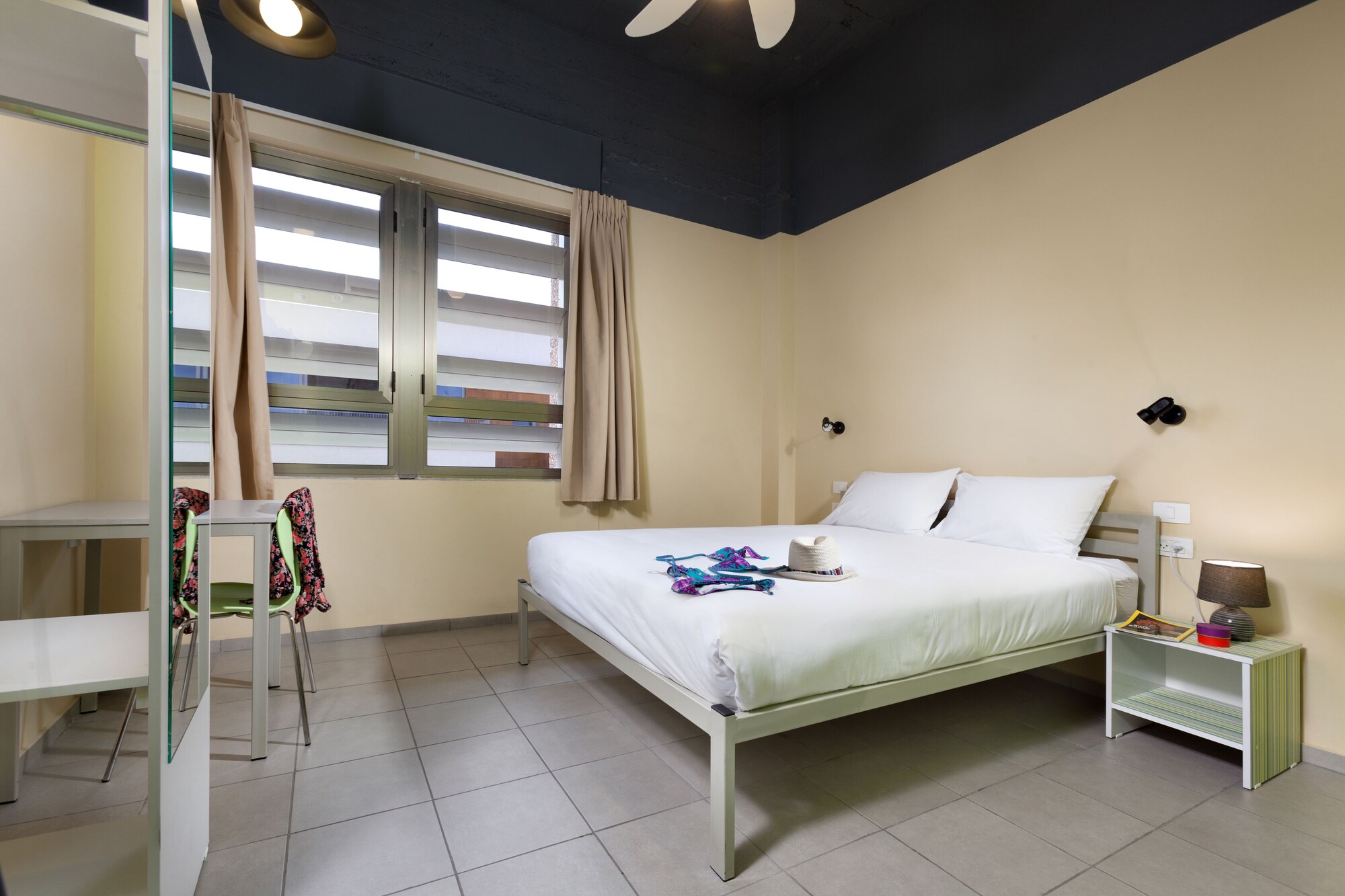 1 BEDROOM, JUNIOR SUITE, 2 BUNK BEDS, QUEEN BED, SOFA